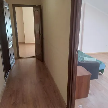 Doba - центр - бограч 2 кім 6 міс завжди тепла ! Apartamento
