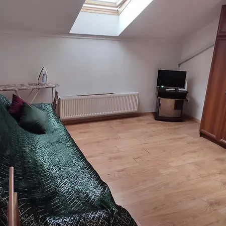 Doba - центр - бограч 2 кім 6 міс завжди тепла ! Appartement Moukatcheve