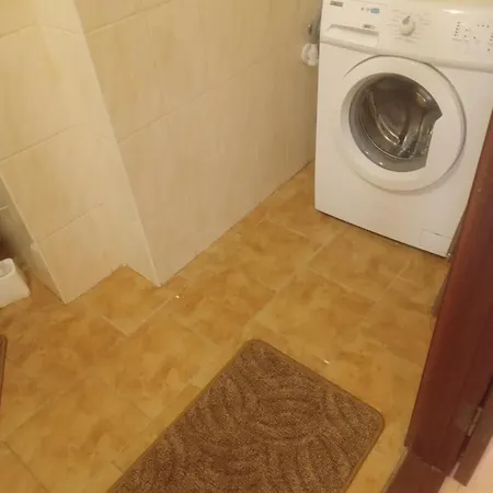 Doba - центр - бограч 2 кім 6 місць з кондиціонером ! Apartamento Mukácheve